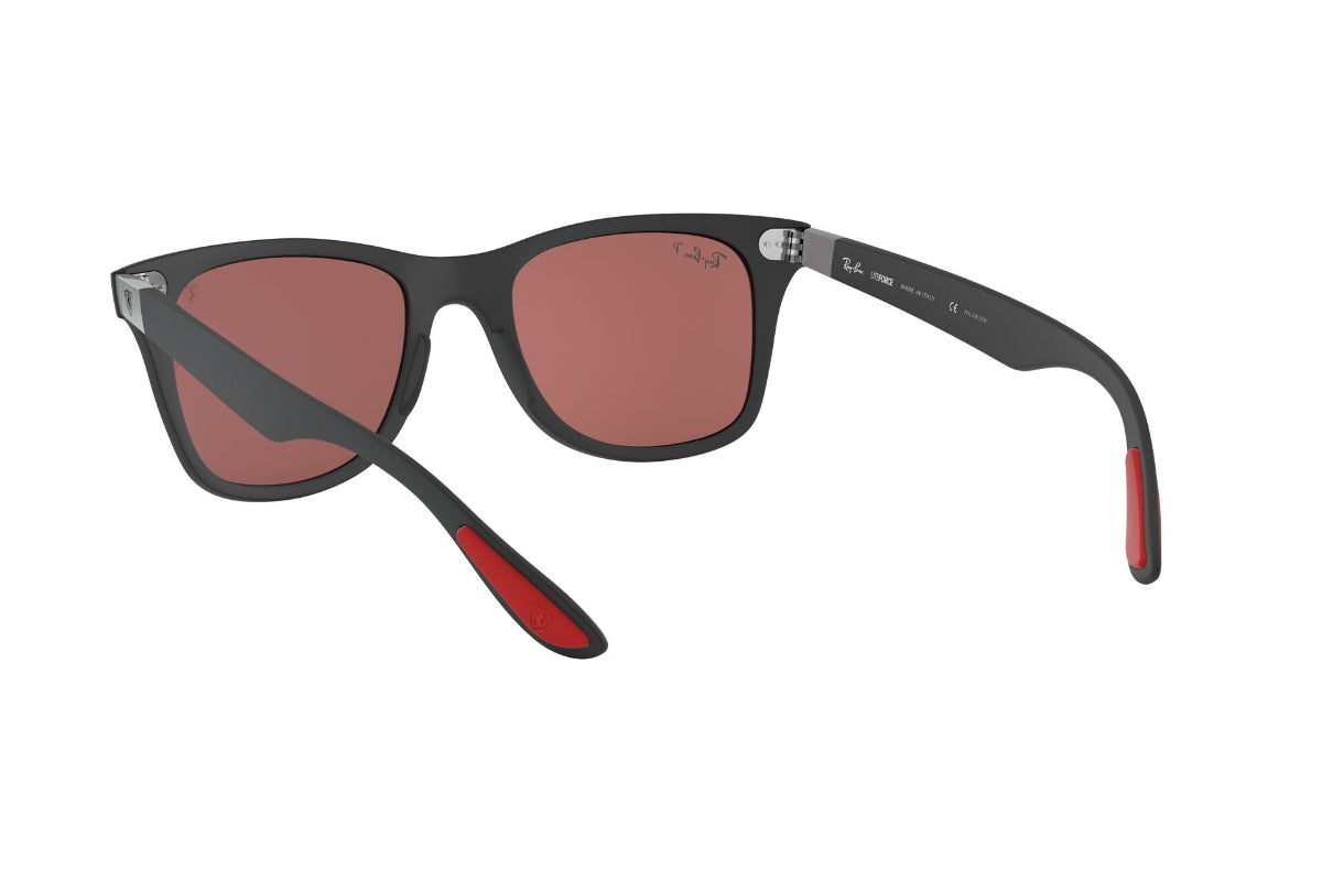 Ray-Ban Ferrari Lentes de Sol Wayfarer Liteforce Polarizados RB4195M