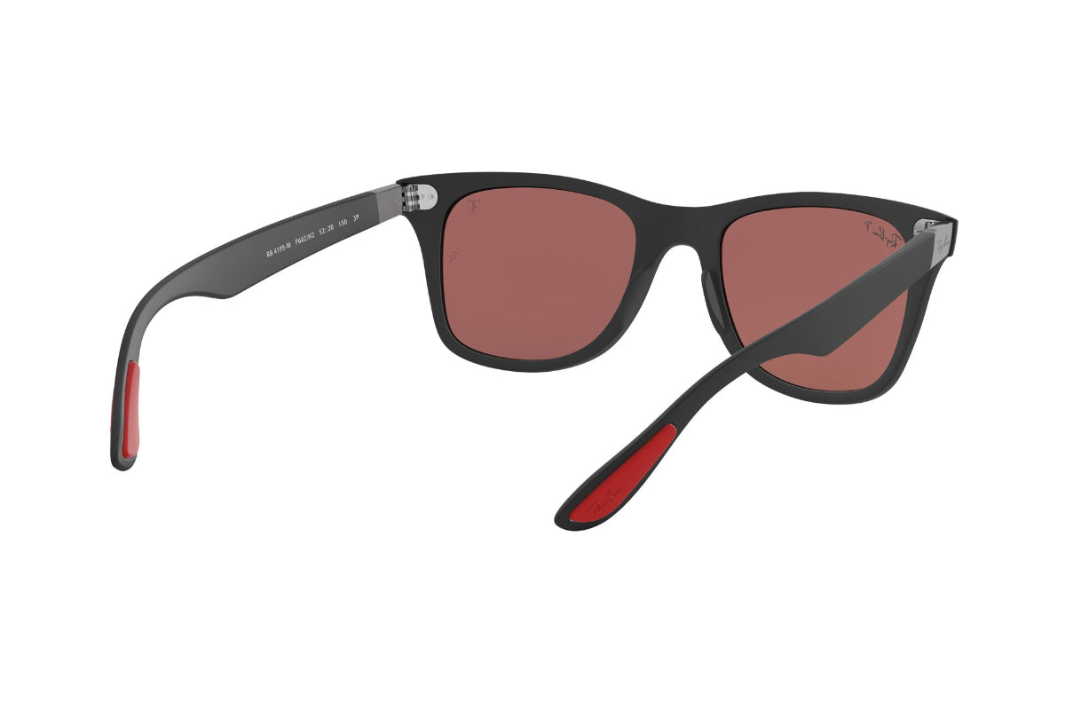 Ray-Ban Ferrari Lentes de Sol Wayfarer Liteforce Polarizados RB4195M