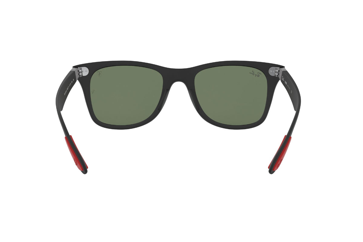 Ray-Ban Ferrari Lentes de Sol Wayfarer Liteforce RB4195M