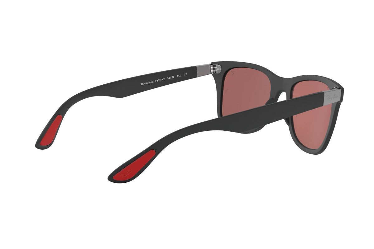 Ray-Ban Ferrari Lentes de Sol Wayfarer Liteforce Polarizados RB4195M