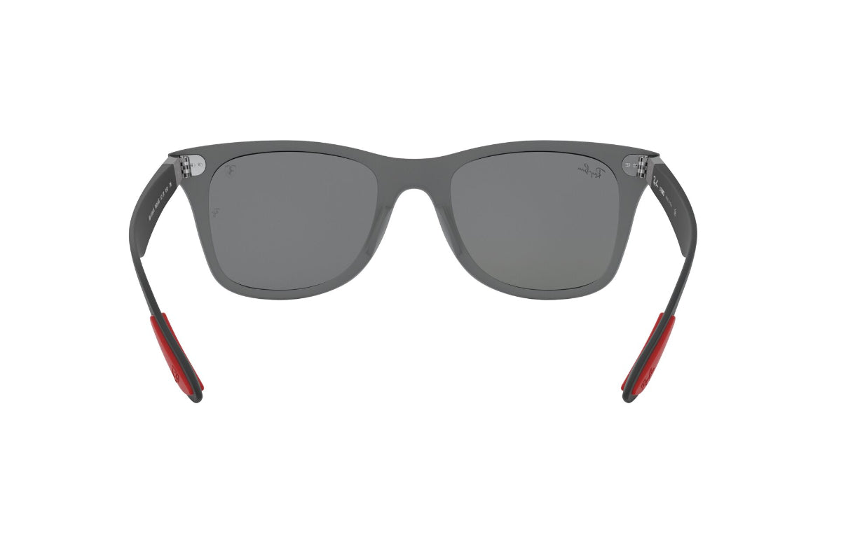 Ray-Ban Ferrari Lentes de Sol Wayfarer Liteforce Espejados RB4195M